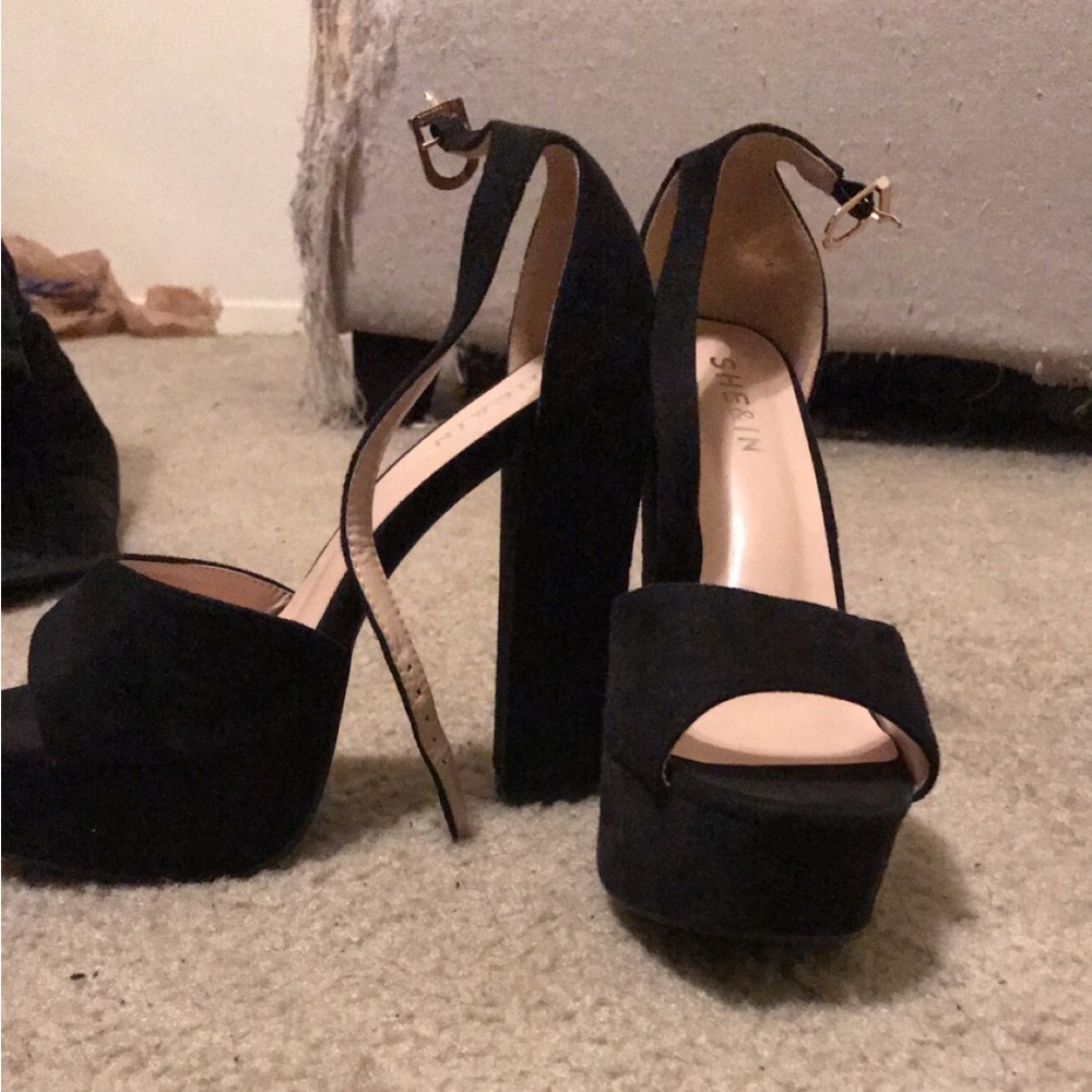 Black 5 inch peep toe strap chunky heel shoes
